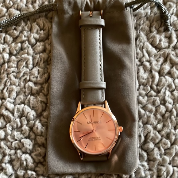Monroe Classic Women’s Watch NWT - Picture 3 of 5